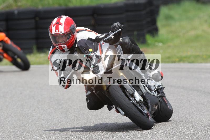 Archiv-2025/10 23.04.2025 Cornu Master School ADR/rot-rouge/24